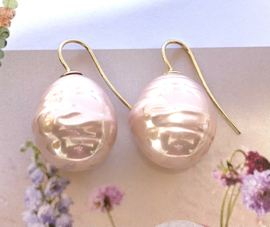 Barok pareloorbellen groot licht roze/goud