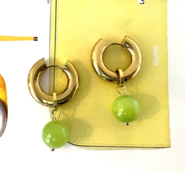Oorringen goud met licht groene topaz