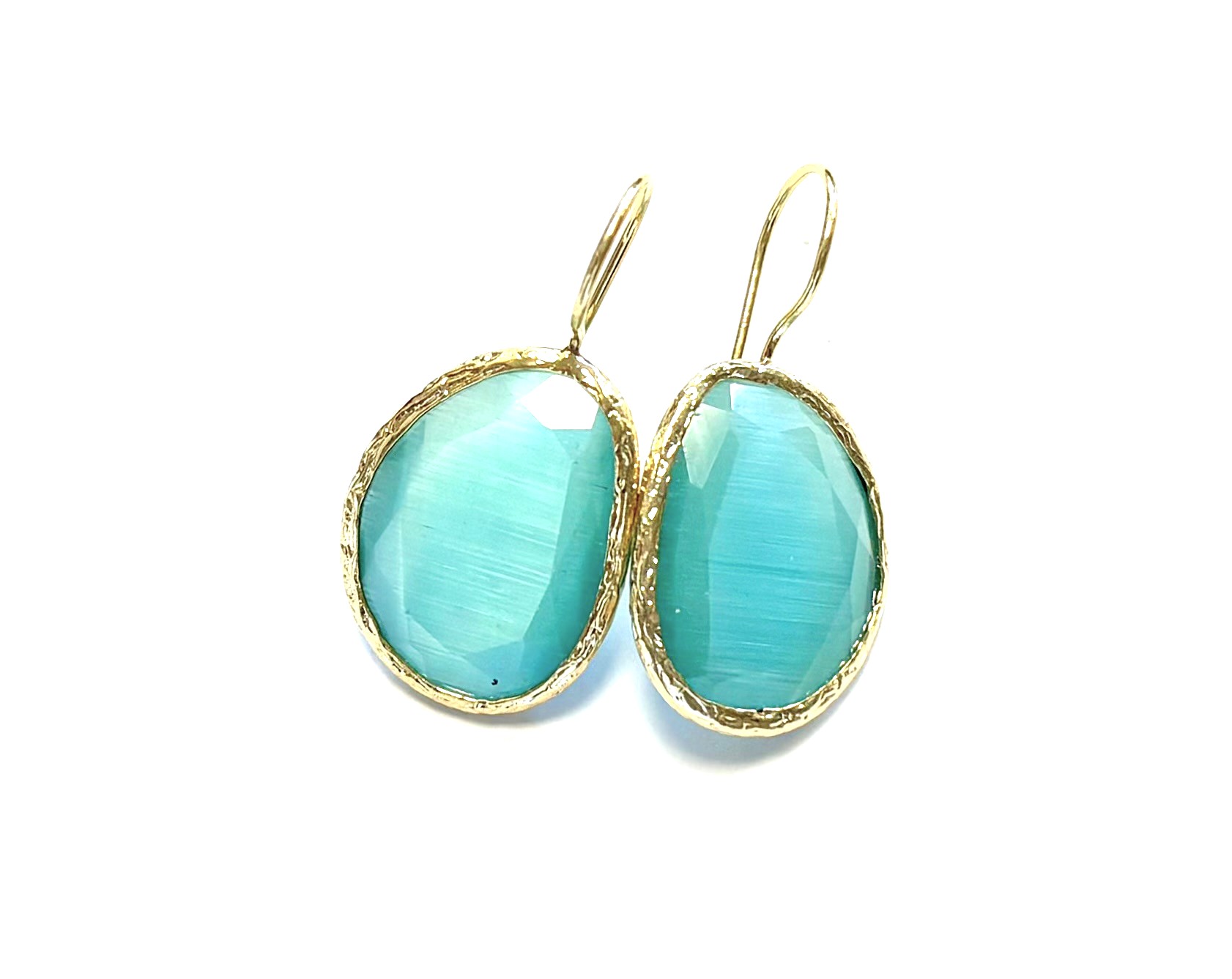 Oorbellen cateye steen licht blauw