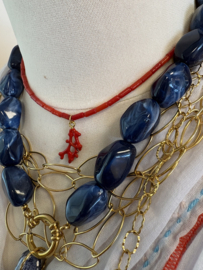 Ketting koraal met koraal bedel