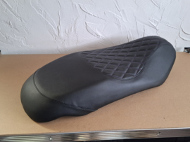 Zwart met paars ruitpatroon