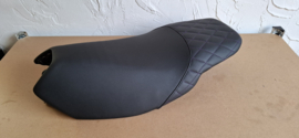 zwart met paars ruitpatroon