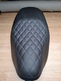 zwart met blauw ruitmotief