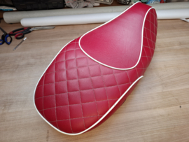 rood met speciale afwerking