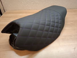 zwart met paars ruitpatroon