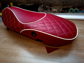 rood met speciale afwerking