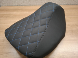 zwart met blauw ruitmotief