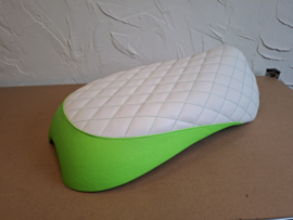 wit met fluor-groen en wit, groen stiksel in ruitvorm