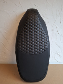Zwart met hexagon stiksel