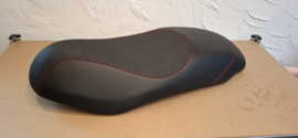 zwart met anti-slip en rood sierstiksel