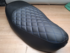 zwart met blauw ruitmotief