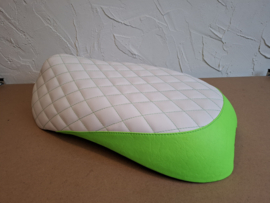 wit met fluor-groen en wit, groen stiksel in ruitvorm