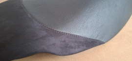 zwart leer met zwart alcantara
