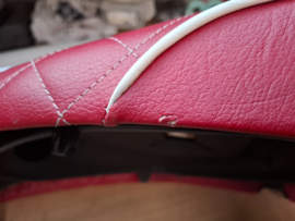 rood met speciale afwerking