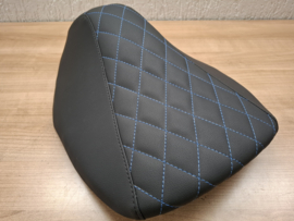zwart met blauw ruitmotief