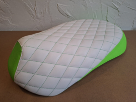 wit met fluor-groen en wit, groen stiksel in ruitvorm