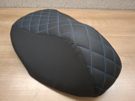 zwart met blauw ruitmotief
