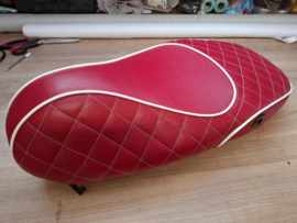 rood met speciale afwerking