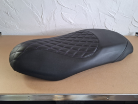 Zwart met paars ruitpatroon