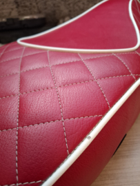 rood met speciale afwerking