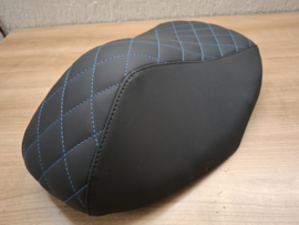 zwart met blauw ruitmotief