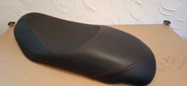 zwart met anti-slip en rood sierstiksel