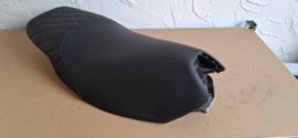 zwart met paars ruitpatroon