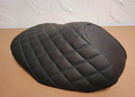 zwart met blauw ruitmotief