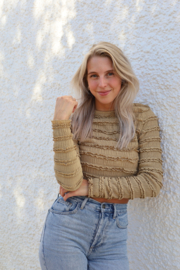 RUFFLE TOP