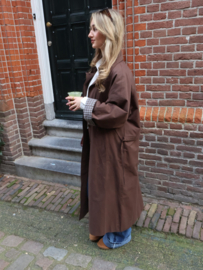 OVERSIZED BROWN TRENCHCOAT