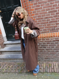 OVERSIZED BROWN TRENCHCOAT