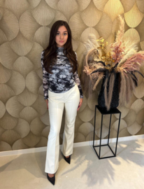 Radical Top Mia