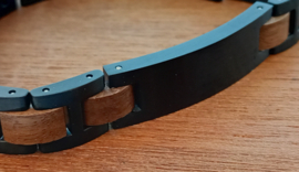 Armband edelstaal hout walnoot graveerplaat zwart