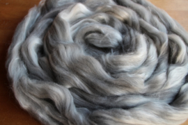 70% Grijze Merino / 30% Tussah Zijde