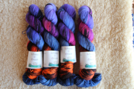 Sok Draak - Blauwpaarsen met Oranje en zwart