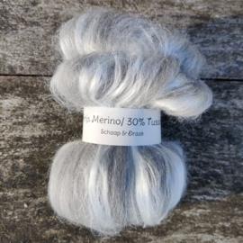 70% Grijze Merino / 30% Tussah Zijde
