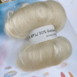 70% BlueFaced Leicester / 30% Tussah Zijde
