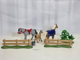 Playmobil 4188 - Paardenfamilie, 2ehands set met handleiding