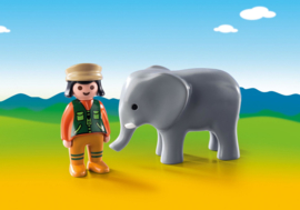 1.2.3. Playmobil 9381 - Dierenverzorgster met olifant