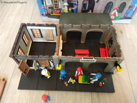 Playmobil 4300 - Main Station (V1, gebruikt)