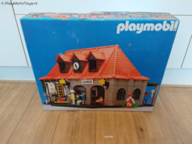 Playmobil 4300 - Main Station (V1, gebruikt)