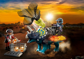 Playmobil 70627 - Triceratops: Strijd om de Legendarische Stenen