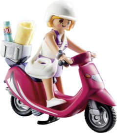 Playmobil 9084 - Special Plus Zomers meisje met scooter