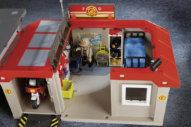 Playmobil 5663 - Meeneem Brandweer kazerne met brandweermotor