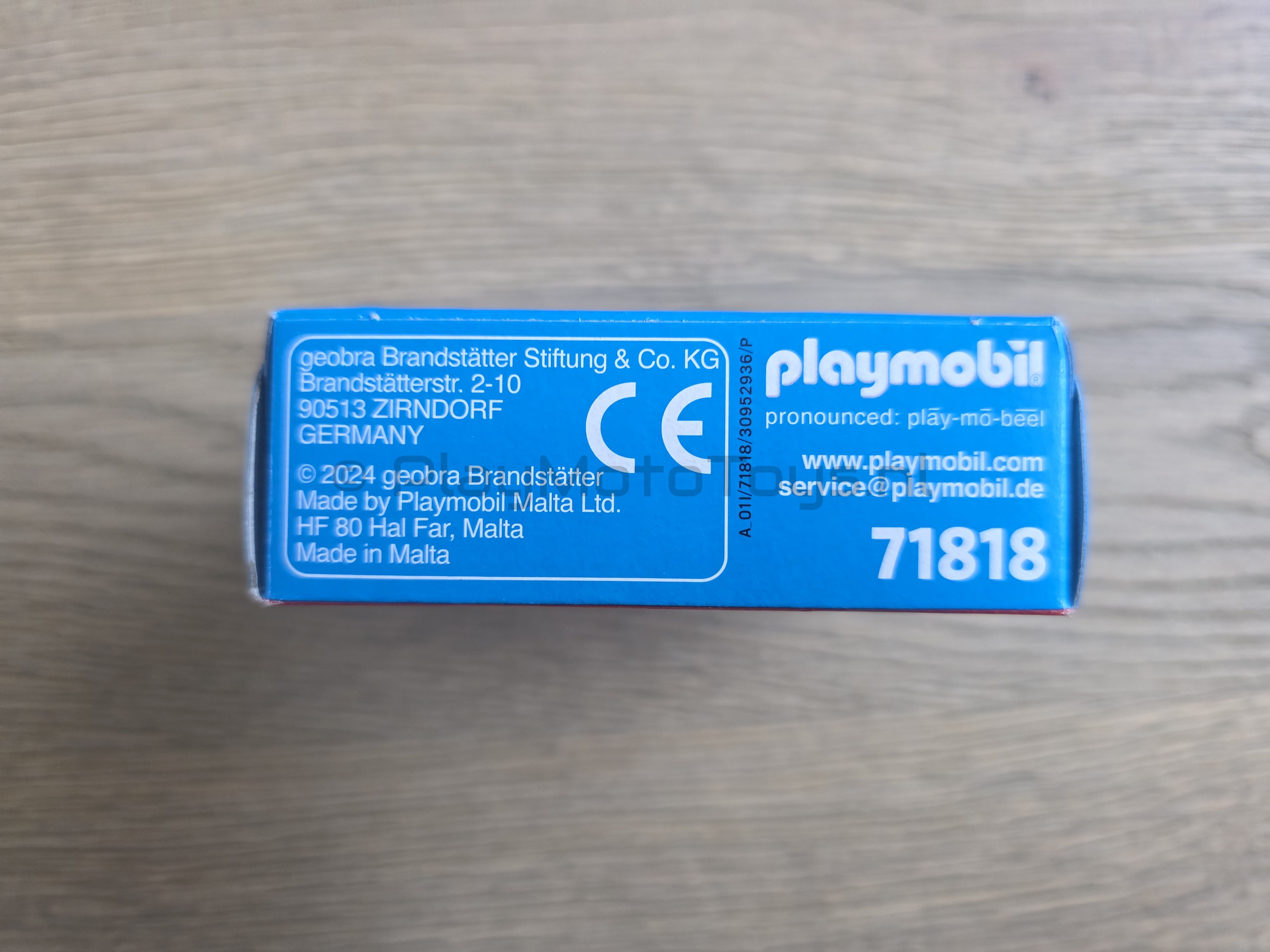 Playmobil 71818 - Kinder Schokolade Wandelaar met puppie - promo