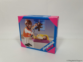 Playmobil 4623 - Kinderarts met baby
