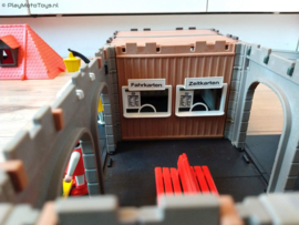 Playmobil 4300 - Main Station (V1, gebruikt)