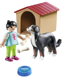 Playmobil 70136 - Meisje met Berner Sennen hond