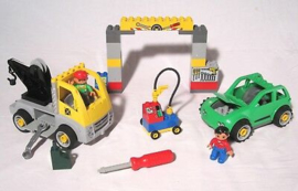 Lego Duplo drukte in de garage  5641