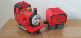 Duplo Thomas de trein - James  met aanhanger